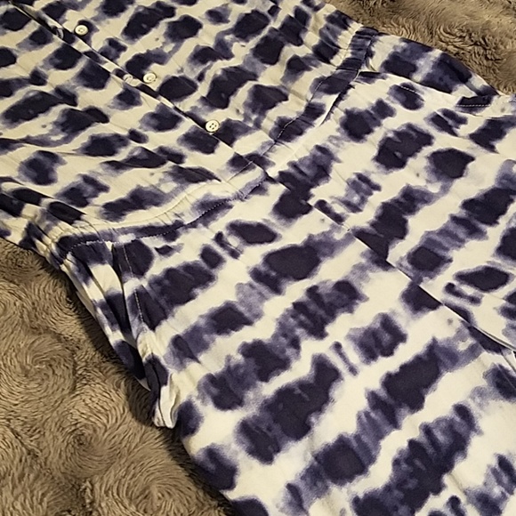 Blue&White printed jumpsuit! - Picture 3 of 4